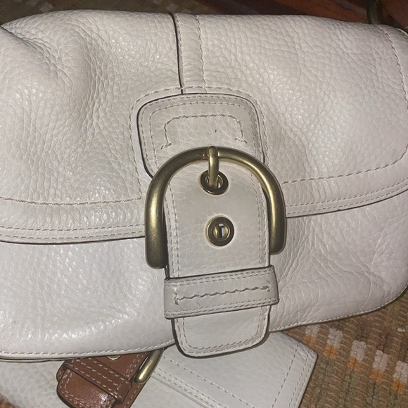 Coach shoulder handbag with matching wallet - Picture 5 of 13
